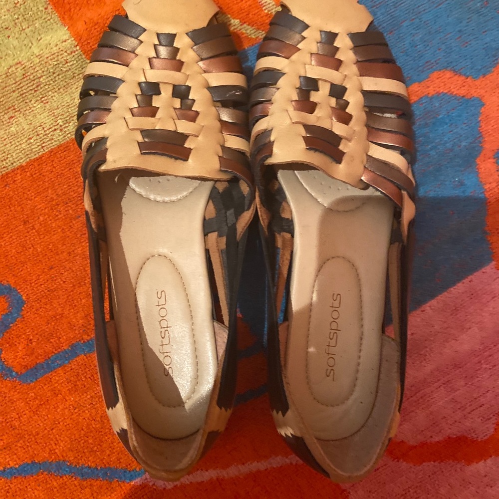 Women’s shoes
